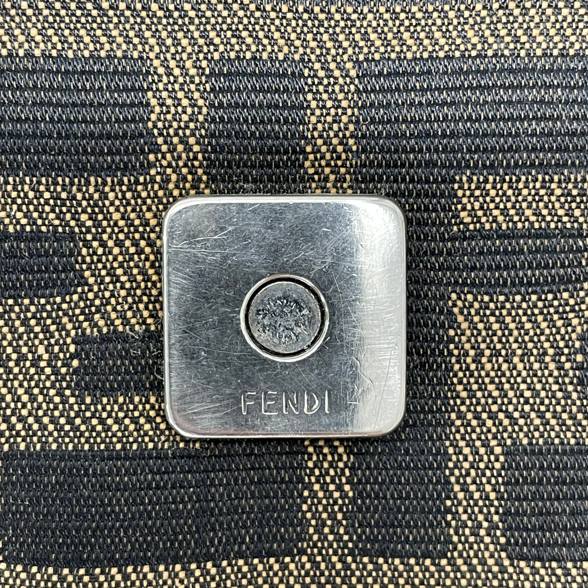 フェンディ Fendi ズッカ柄 マンマバゲット 帆布 茶色 26424