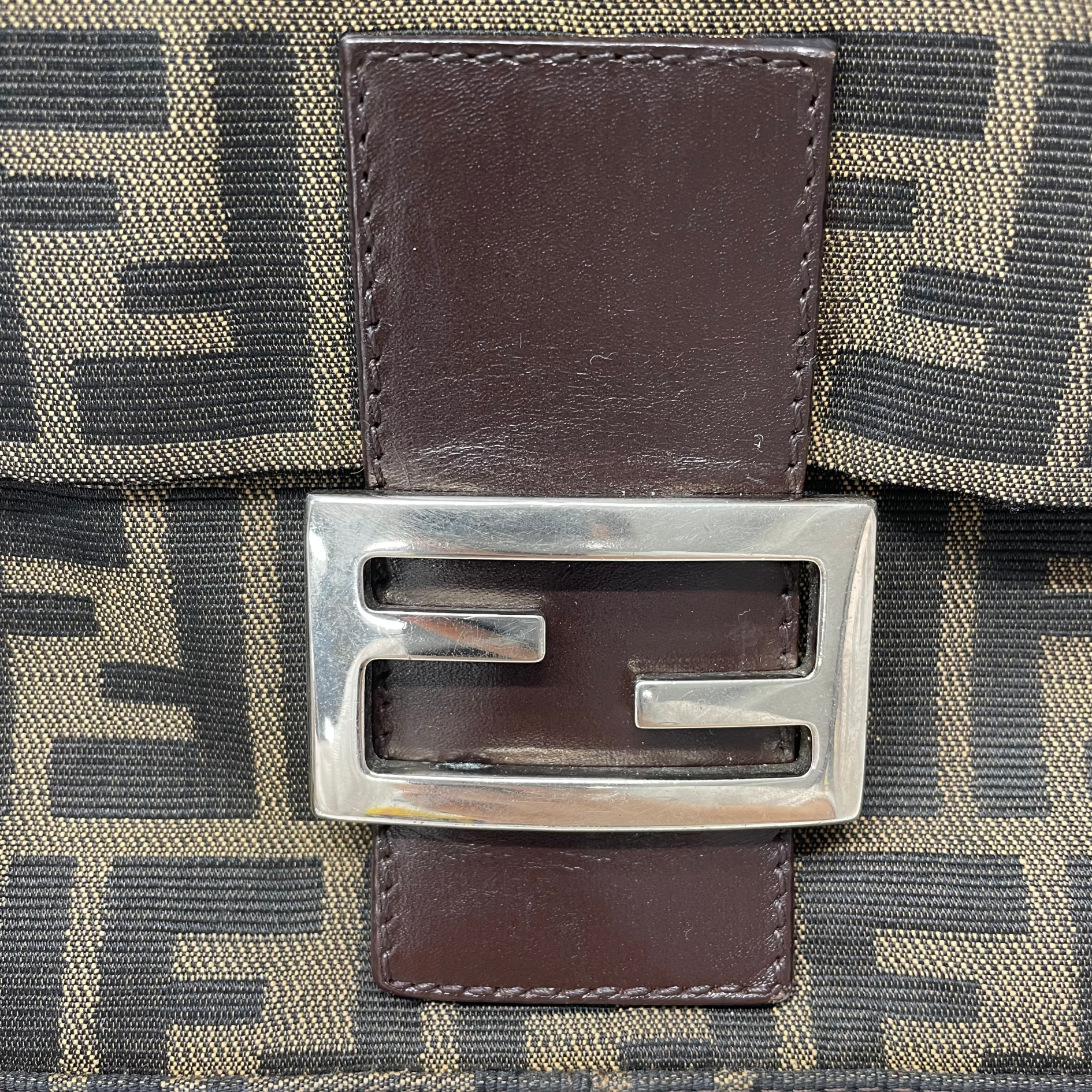 フェンディ Fendi ズッカ柄 マンマバゲット 帆布 茶色 26424