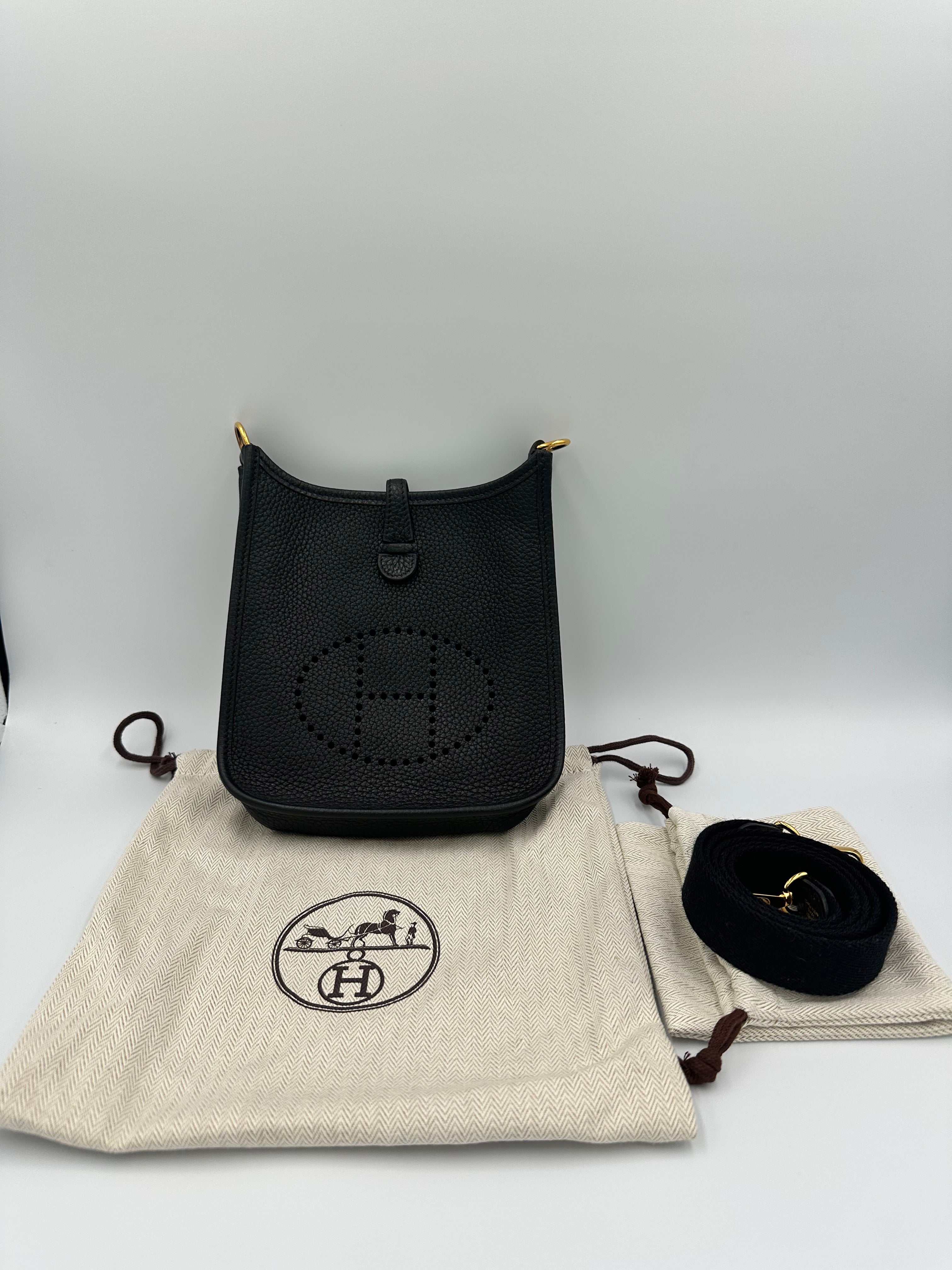エルメス エヴリン16 TPM トリヨンクレマンス ブラック ゴールド金具 Y:2020年