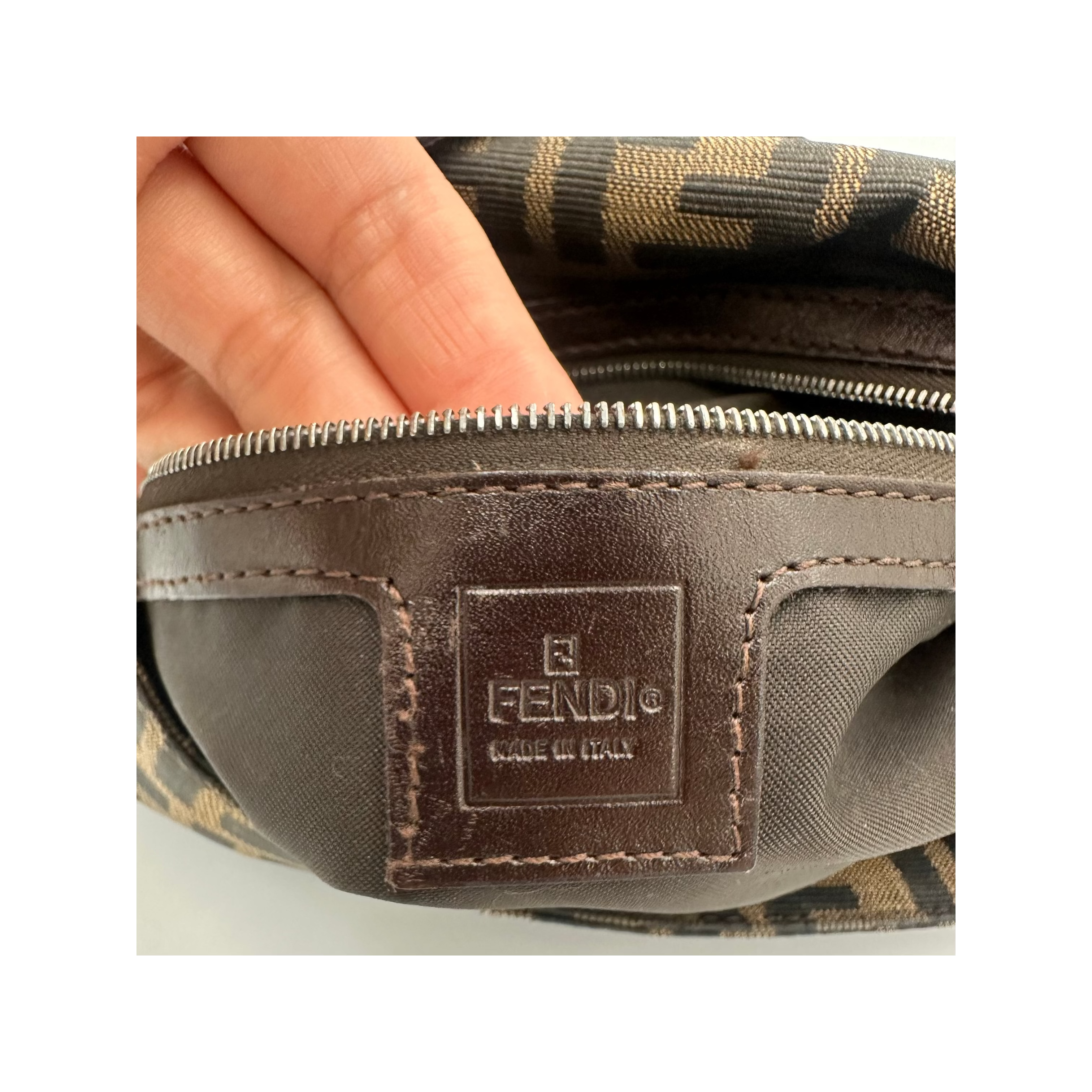 フェンディ Fendi ズッカ柄 マンマバゲット 帆布 茶色 26424